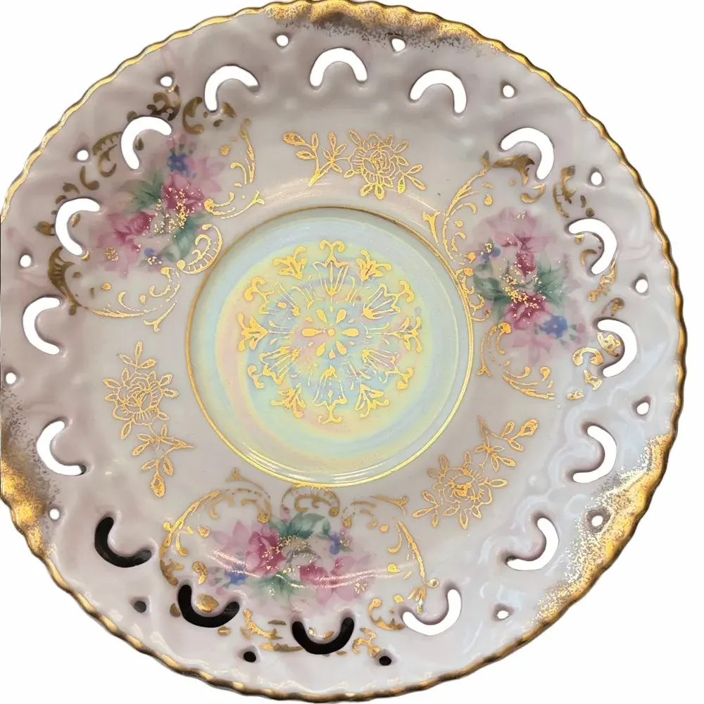 Fine China Vintage set of 5 matching tea cups and saucer’s.